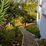 호텔 블루 베이 비치 코이니라